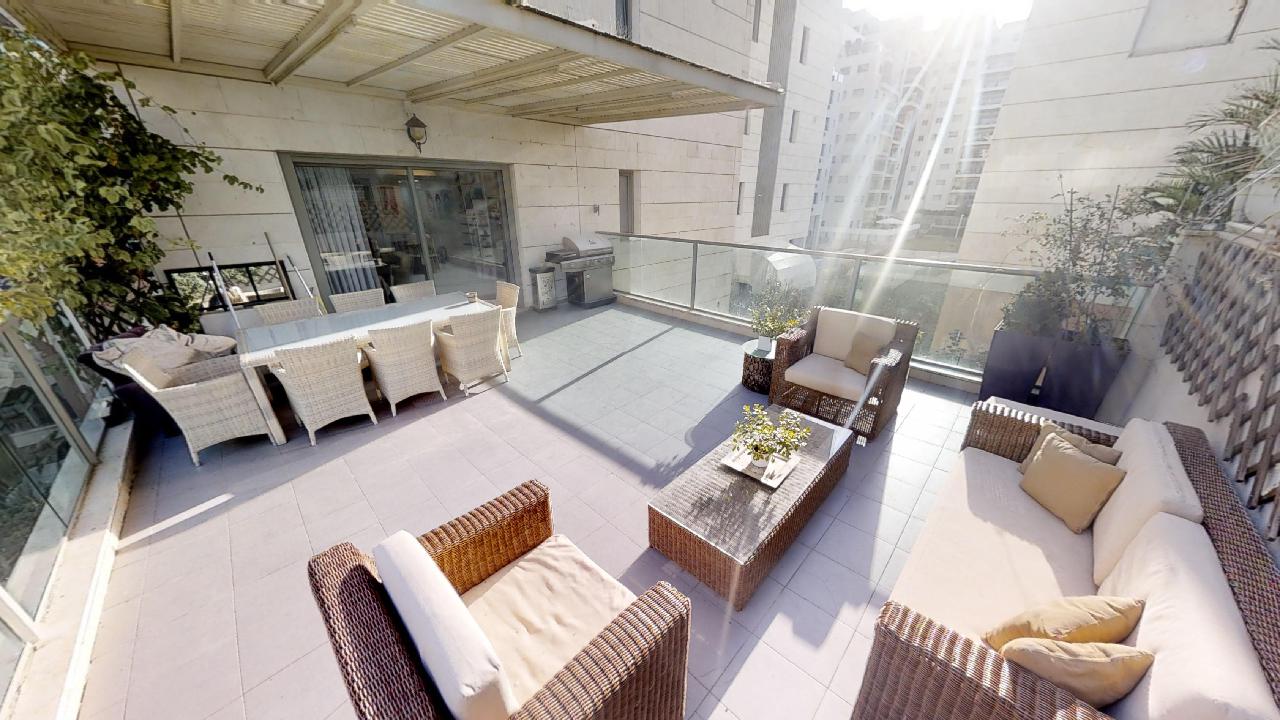 מיני פנטהאוז חדיש ליד הים מיני פנטהאוז חדיש ליד הים